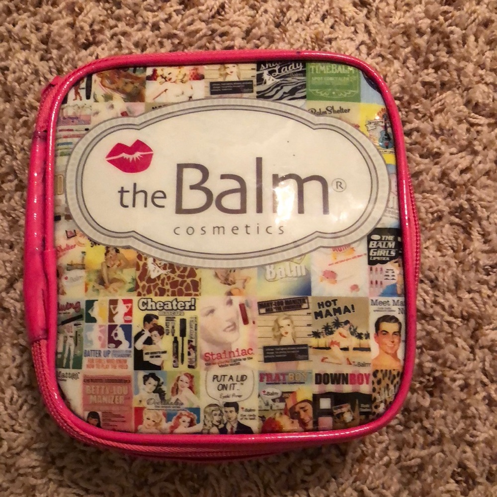 Cosmetic bag